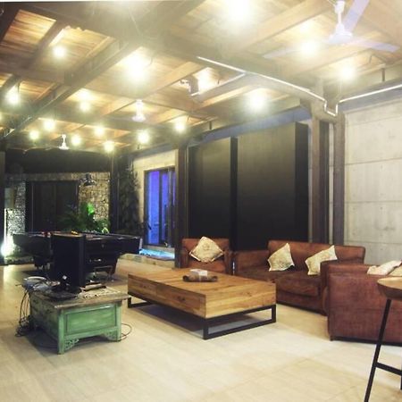 Villa Amalura I Джокьякарта Экстерьер фото