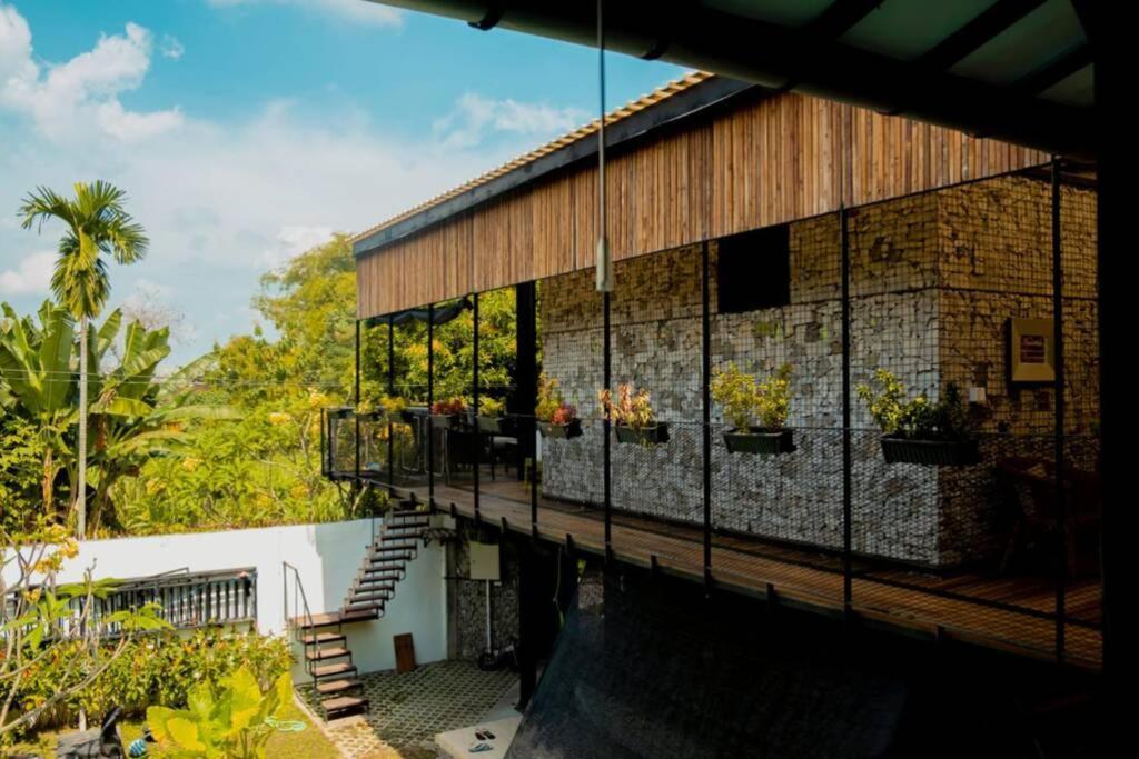 Villa Amalura I Джокьякарта Экстерьер фото